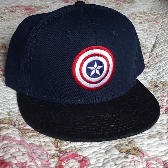 Captain America Snapback Cap - Picture 1 of 4